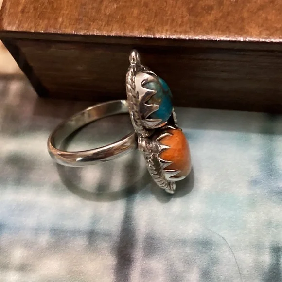 🎉sale🎉Native American coral and turquoise silver ring. - Picture 5 of 7